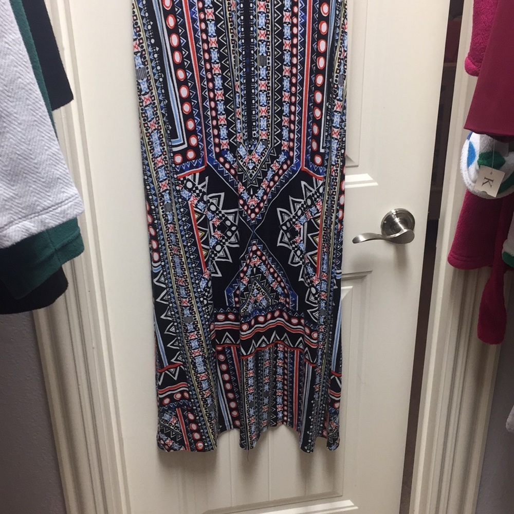 Maxi - Picture 2 of 3